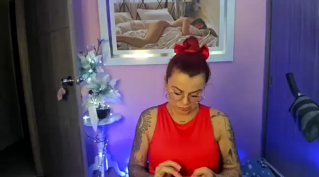 Snapshot of KAROL_MILF chatting on February 8, 1:11 am KAROL MILF online show from February 8, 1:11 am