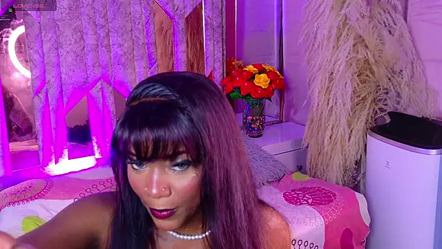 SarahBrunet online show from April 18, 12:47 am