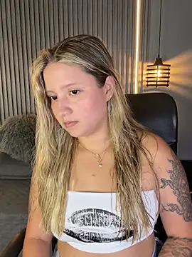 MiaPetit  online show from September 28, 10:15 pm