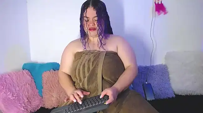 lunitaa0 online show from January 14, 5:51 am