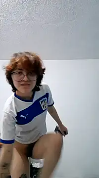 Snapshot of Bunny_honey18 chatting on February 7, 3:34 am Bunny honey18 online show from February 7, 3:34 am