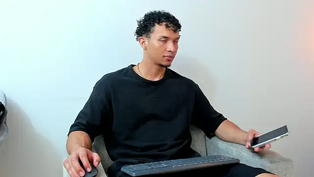 Dominick star online show from January 12, 2:56 am