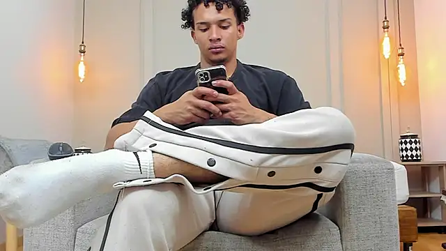 Dominick star online show from February 7, 10:08 am