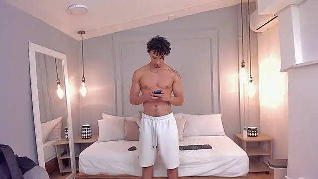 Dominick star online show from October 4, 4:32 am