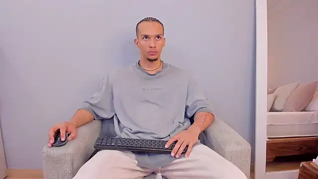 Dominick star online show from November 13, 4:22 am