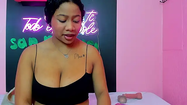 Snapshot of Sofi_Fox_ chatting on March 16, 11:49 am Sofi Fox online show from March 16, 11:49 am