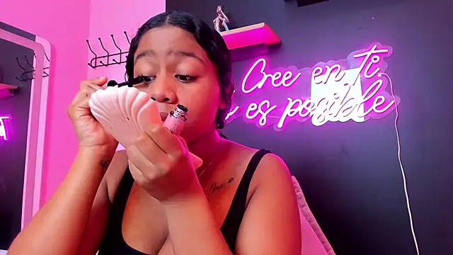 Snapshot of Sofi_Fox_ chatting on March 21, 1:23 pm Sofi Fox online show from March 21, 1:23 pm