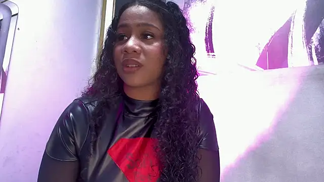 Sofi Fox  online show from April 24, 4:04 am