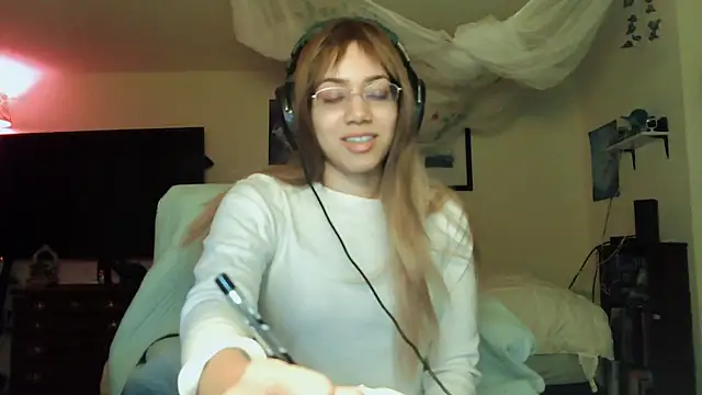 Snapshot of PolinaLoveX chatting on January 1, 11:51 pm PolinaLoveX online show from January 1, 11:51 pm