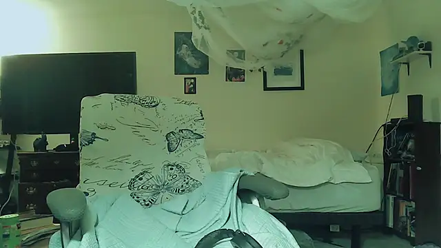 Snapshot of PolinaLoveX chatting on February 4, 6:46 am PolinaLoveX online show from February 4, 6:46 am