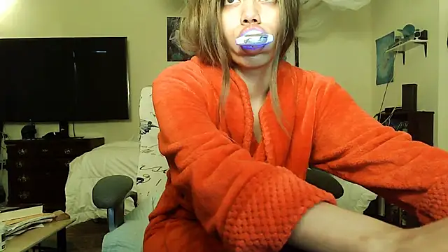 Snapshot of PolinaLoveX chatting on February 5, 10:55 pm PolinaLoveX online show from February 5, 10:55 pm