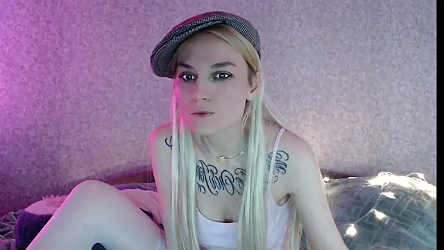 mischellemeow13 online show from December 5, 8:55 am