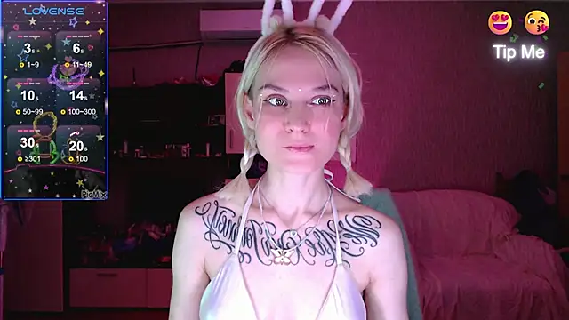 mischellemeow13 online show from October 6, 1:36 am