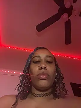 Snapshot of loveluna8 chatting on November 6, 11:44 am loveluna8 online show from November 6, 11:44 am