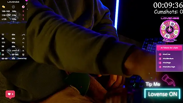 Snapshot of coupleofficial chatting on January 23, 10:01 pm coupleofficial online show from January 23, 10:01 pm