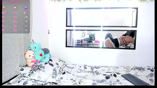 Snapshot of Stardarling_ chatting on February 26, 11:42 am Stardarling online show from February 26, 11:42 am