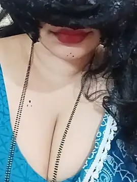 Snapshot of MONA_DARLING31 chatting on July 15, 5:45 am MONA DARLING31 online show from July 15, 5:45 am