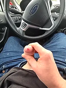 Titanhoott online show from March 10, 11:10 am