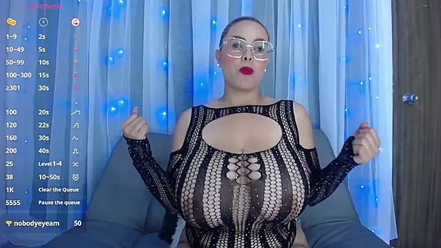 AdelyGinn online show from January 25, 2:03 pm