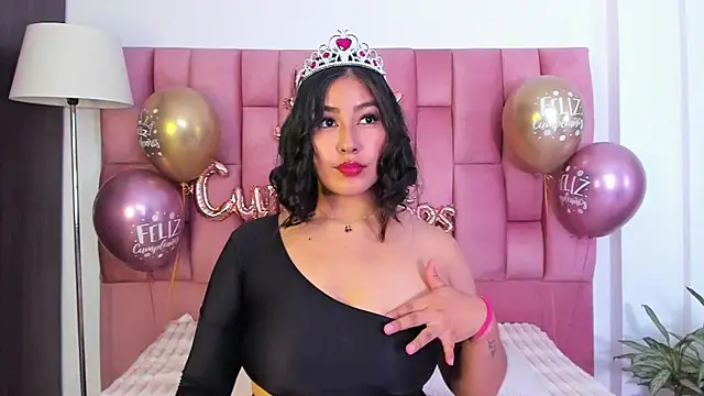 EmmaRossem online show from February 9, 8:13 pm