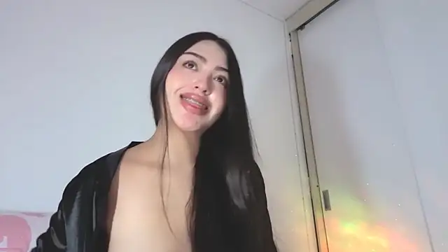 Sweet-Sophiee online show from April 5, 3:15 am