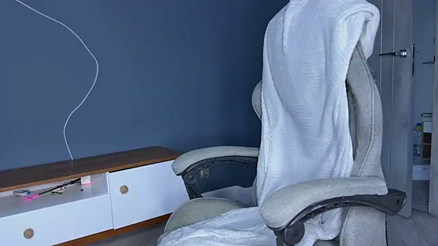 alyx garden online show from January 18, 12:04 pm