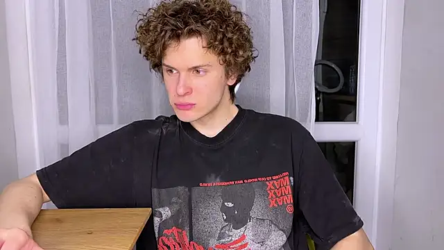 alyx garden online show from March 31, 7:36 pm