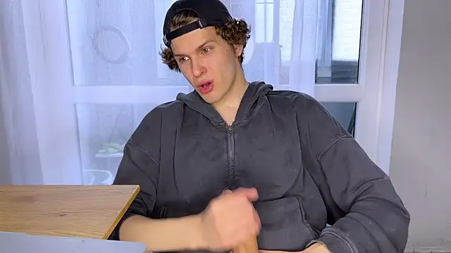 alyx garden online show from April 8, 10:48 am