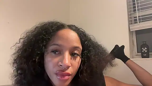 shandiloveslemonss online show from October 23, 11:24 pm