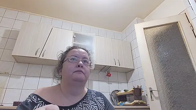 Snapshot of melissaBlessing chatting on February 18, 3:53 am melissaBlessing online show from February 18, 3:53 am