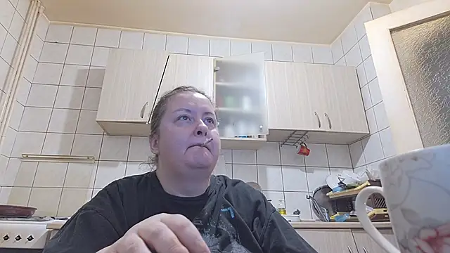 Snapshot of melissaBlessing chatting on February 19, 5:49 am melissaBlessing online show from February 19, 5:49 am