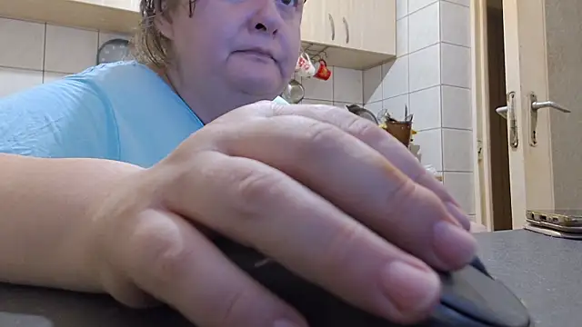 Snapshot of melissaBlessing chatting on October 14, 2:12 am melissaBlessing online show from October 14, 2:12 am