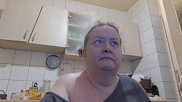 Snapshot of melissaBlessing chatting on December 15, 2:27 am melissaBlessing online show from December 15, 2:27 am