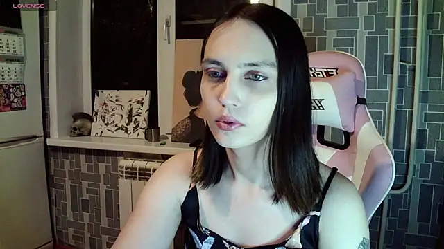 Snapshot of BlackHe4rts_ chatting on December 14, 3:58 pm BlackHe4rts online show from December 14, 3:58 pm