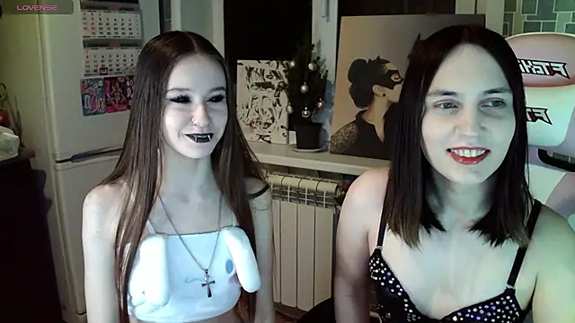 Snapshot of BlackHe4rts_ chatting on December 27, 5:37 pm BlackHe4rts online show from December 27, 5:37 pm