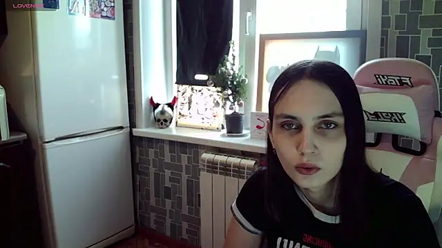 Snapshot of BlackHe4rts_ chatting on January 13, 6:16 am BlackHe4rts online show from January 13, 6:16 am