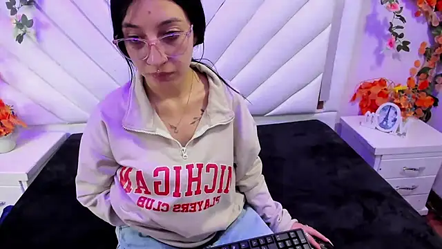 Katty Queen online show from September 27, 7:30 pm