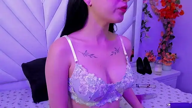 Snapshot of Katty_Queen chatting on May 13, 7:22 pm Katty Queen online show from May 13, 7:22 pm