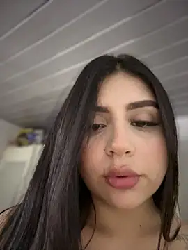 Snapshot of iam_ali1 chatting on December 4, 4:33 am iam ali1 online show from December 4, 4:33 am