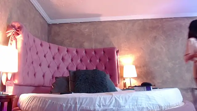 Snapshot of GabyPetit chatting on March 8, 9:08 pm GabyPetit online show from March 8, 9:08 pm
