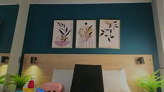 GabyPetit online show from October 31, 7:48 pm