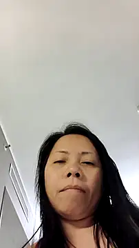 Snapshot of doggiepossession chatting on November 14, 10:47 am doggiepossession online show from November 14, 10:47 am