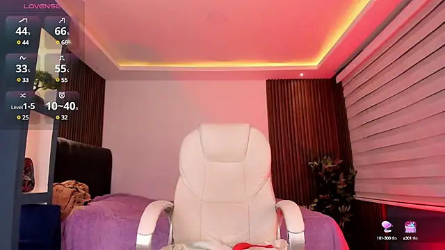 Snapshot of Lucy_Smith2 chatting on December 30, 4:31 am Lucy Smith2 online show from December 30, 4:31 am