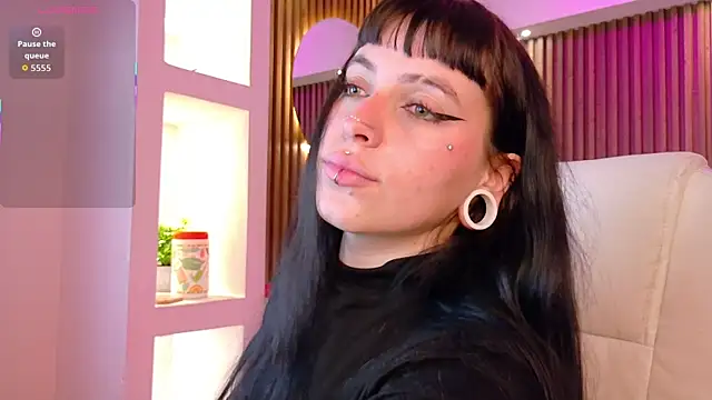 Snapshot of Lucy_Smith2 chatting on November 14, 3:49 am Lucy Smith2 online show from November 14, 3:49 am