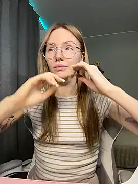 littlevildevil online show from February 2, 9:41 am