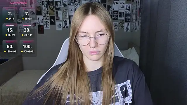 littlevildevil online show from February 21, 11:11 am