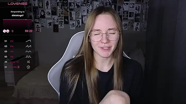 littlevildevil online show from April 19, 10:58 am