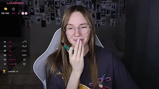 littlevildevil online show from April 20, 11:13 am