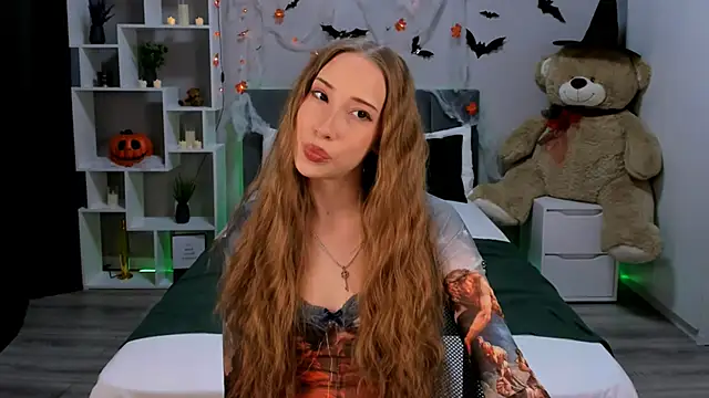 AlexaHarmon online show from October 22, 6:35 am