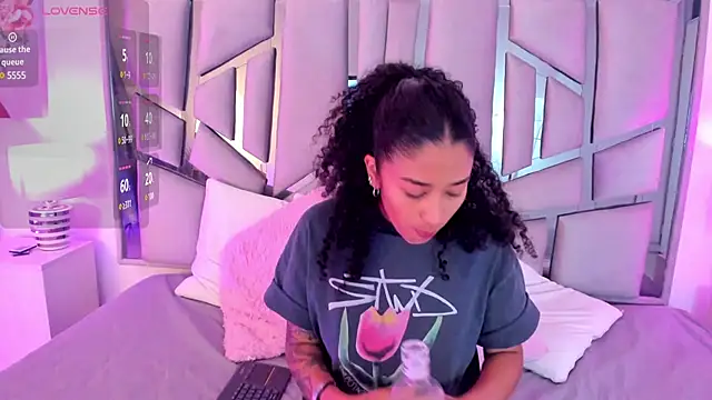 Snapshot of _lanna_jhonson_ chatting on January 17, 11:17 am  lanna jhonson  online show from January 17, 11:17 am